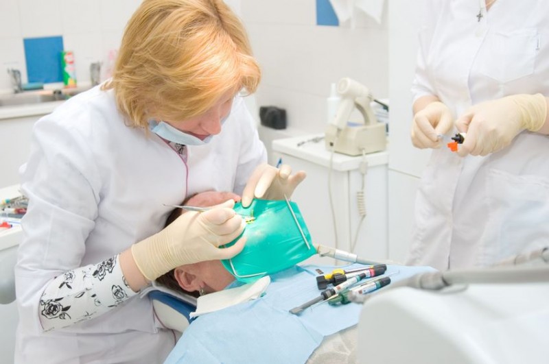 A Dentist In Lafayette LA Can Keep Your Teeth And Gums Healthy