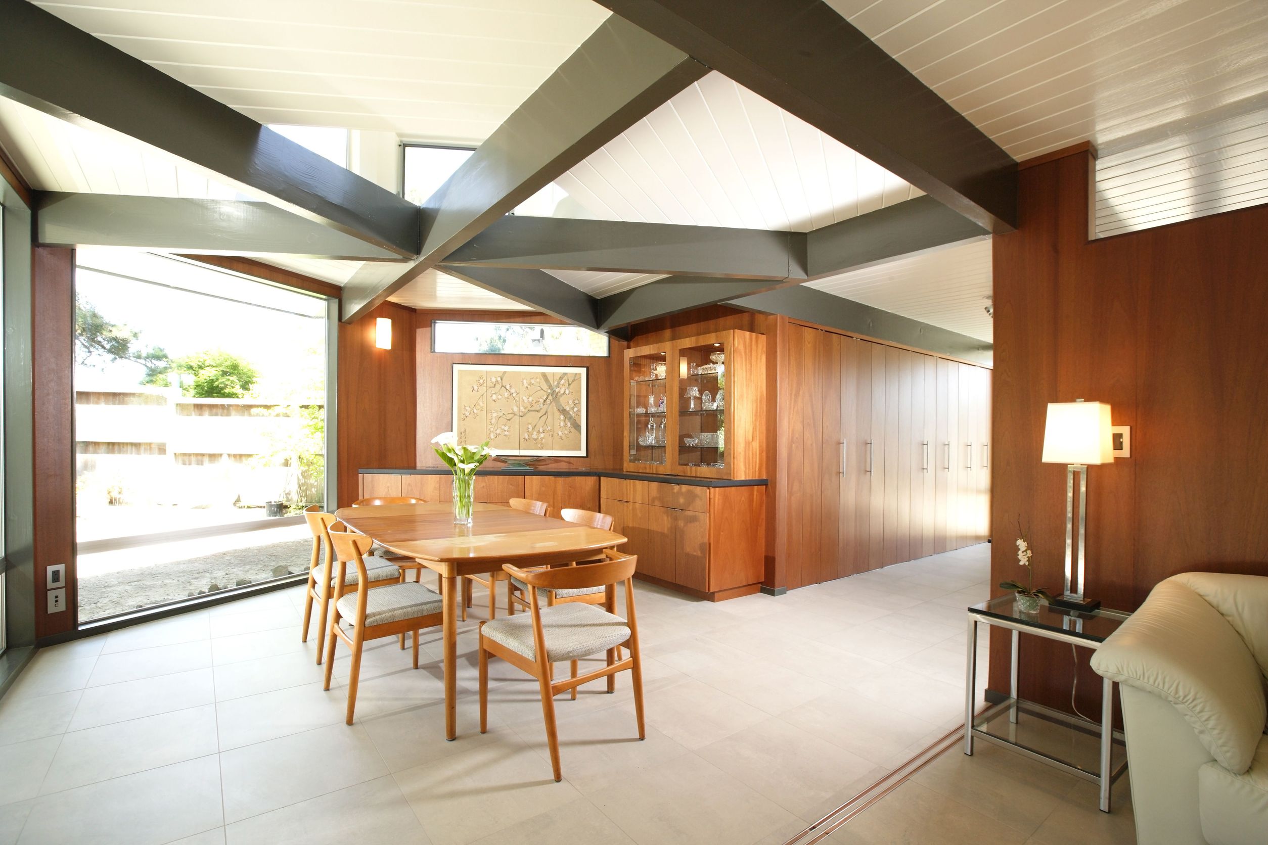 Choosing The Right Contract Furniture for Your Business