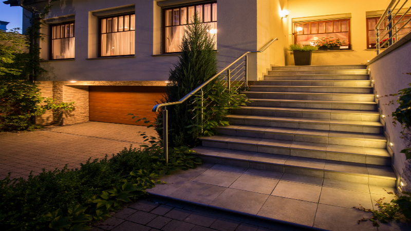 Three Benefits of Hiring a Landscape Lighting Professional in CA