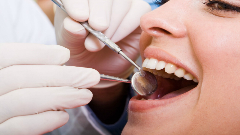 Reasons to Visit a Dentist in Chantilly Regularly