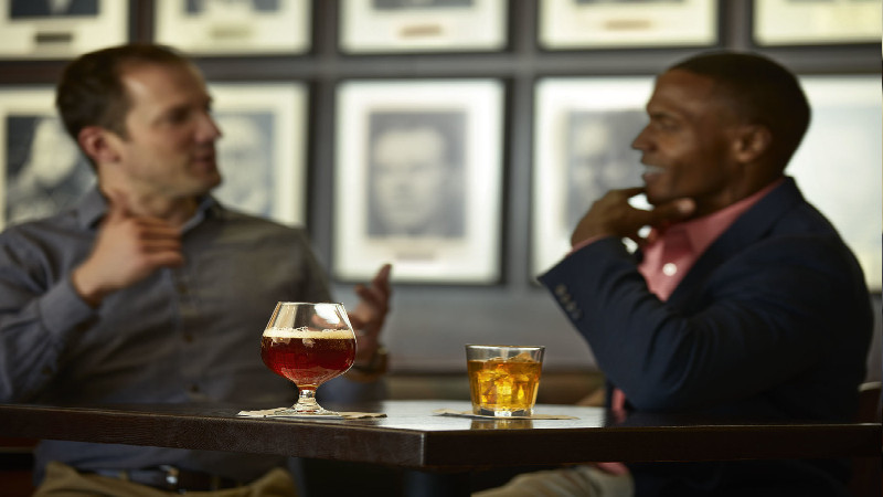 What to Expect at the Best Bourbon Bar Near Saint Paul